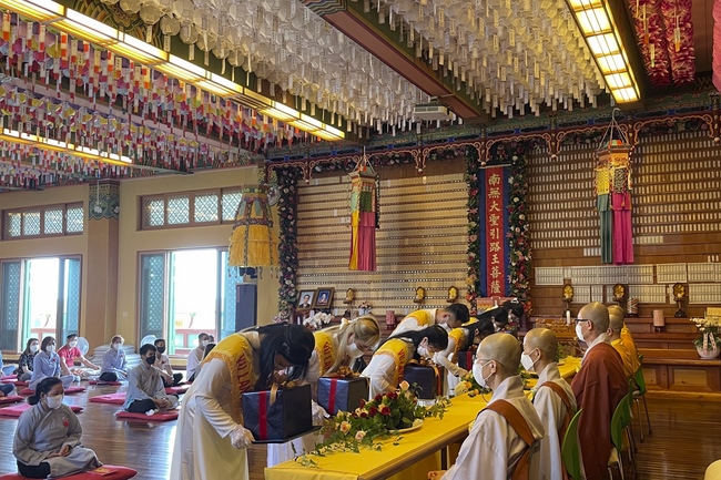 Ullambana Ceremony at Hoang Phap ashram in Jeonju - South Korea